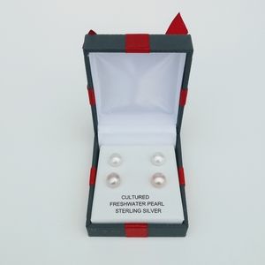 Cultured Freshwater Pearl Earrings (Pierced) NWT
